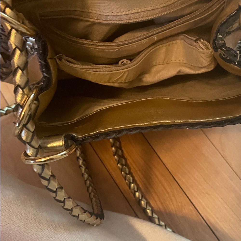 v i n t a g e :: 
 Elegant Gold Woven Handbag rare - Picture 4 of 5